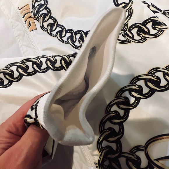 Nike NSW Bomber Synthetic Fill Jacket White NWT. Worn ones. Smoke free - Picture 4 of 6